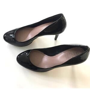 Vince Camuto‎ Black Patent Leather Pumps Size 6